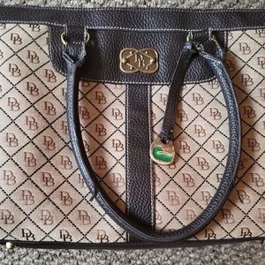 ☆Dooney & Bourke Handbag☆